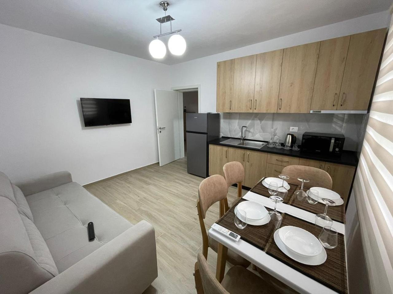 Kevi 'S Place Tirana Exterior photo